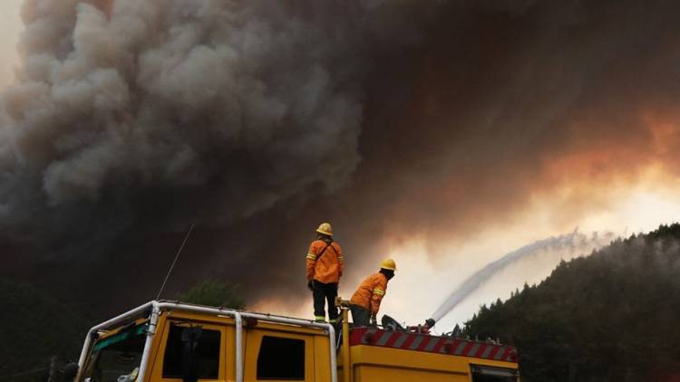 Incendios en El Bolsón: hay un muerto y 800 evacuados