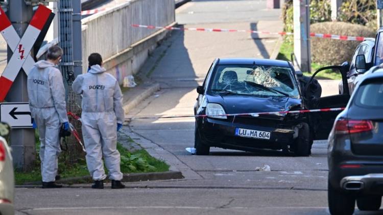 Un auto embistió a una multitud en Alemania: dos muertos y varios heridos